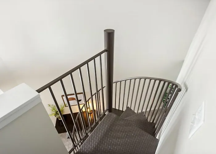Apartment Luxury Lofted 1 Bed Unit With Hot Tub And Pool *