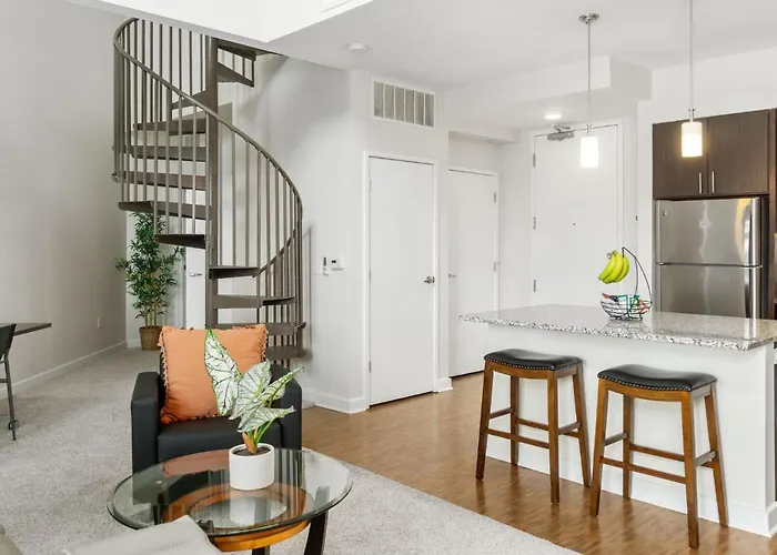 Luxury Lofted 1 Bed Unit With Hot Tub And Pool Apartment *