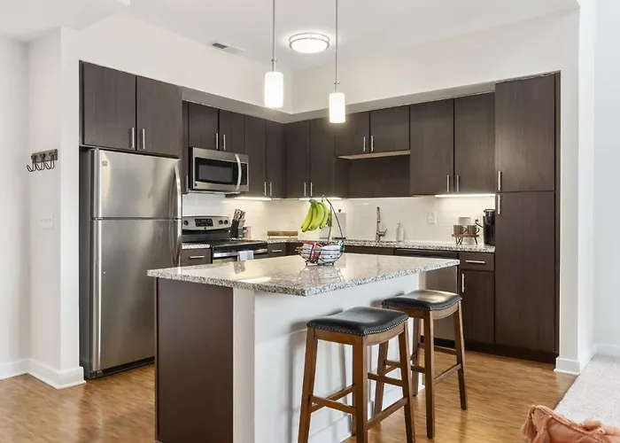 Apartment Luxury Lofted 1 Bed Unit With Hot Tub And Pool