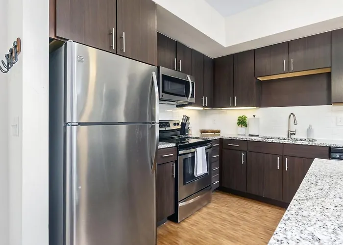 Luxury Lofted 1 Bed Unit With Hot Tub And Pool Columbus