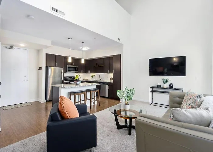 Luxury Lofted 1 Bed Unit With Hot Tub And Pool Apartment