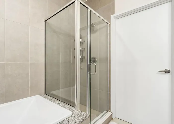 Luxury Lofted 1 Bed Unit With Hot Tub And Pool *