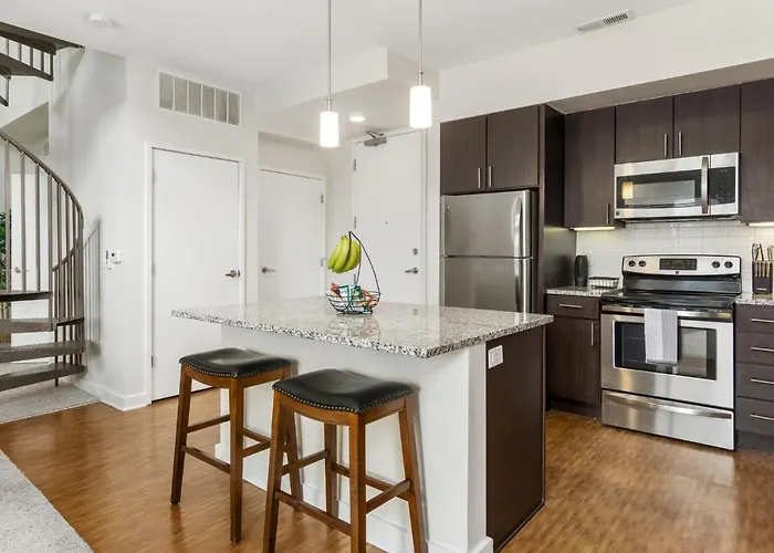 Luxury Lofted 1 Bed Unit With Hot Tub And Pool *