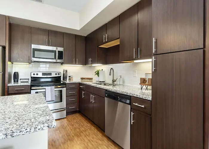 Luxury Lofted 1 Bed Unit With Hot Tub And Pool Columbus
