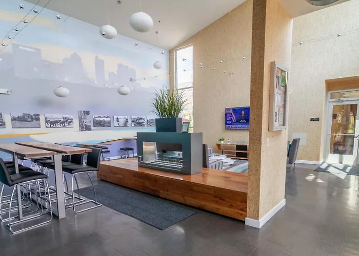 Apartment Luxury Lofted 1 Bed Unit With Hot Tub And Pool *