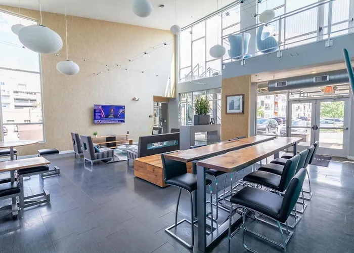 Luxury Lofted 1 Bed Unit With Hot Tub And Pool *